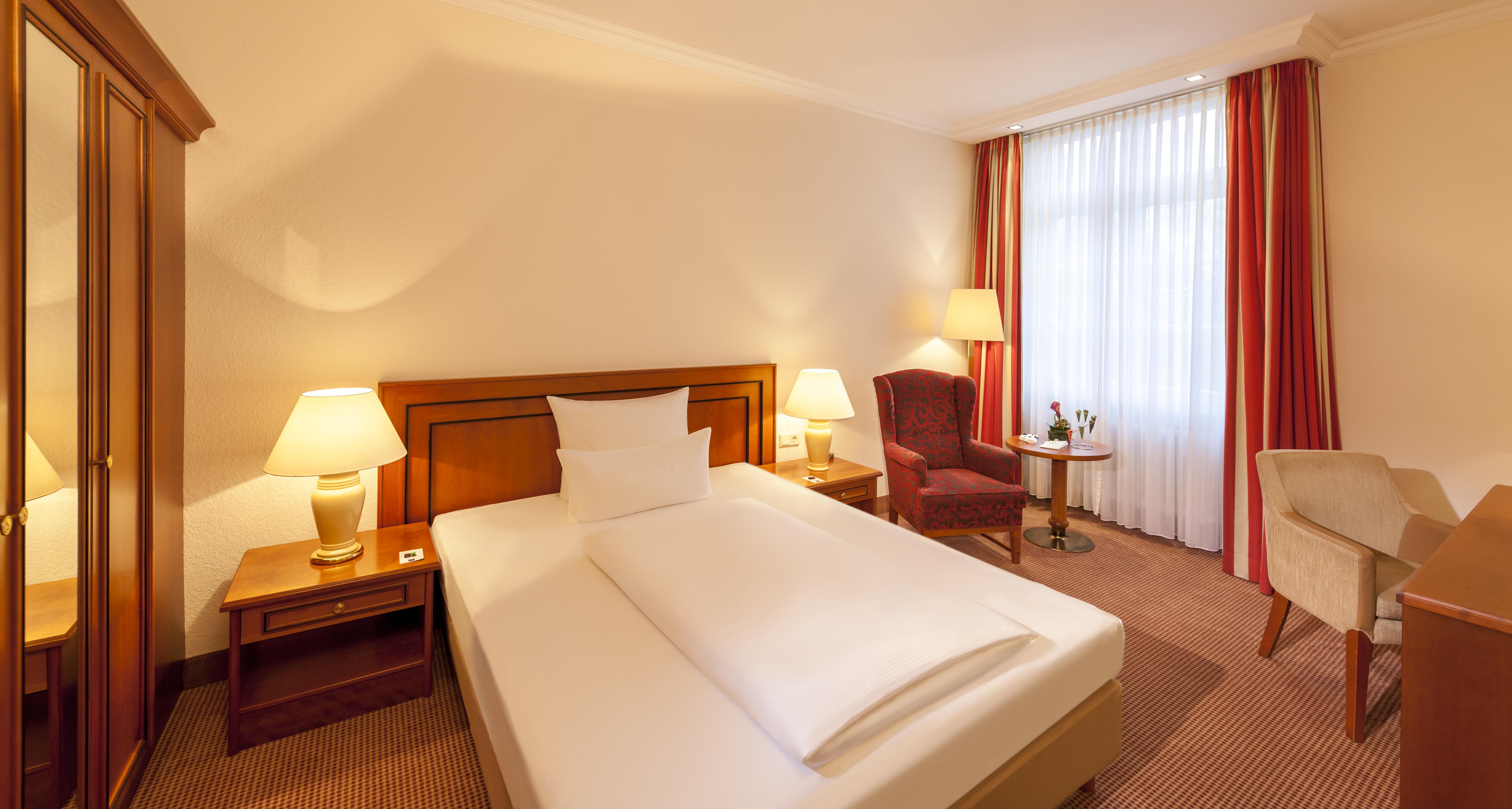 Dorint Resort & Spa Bad Brueckenau Штатсбад-Брюккенау Экстерьер фото