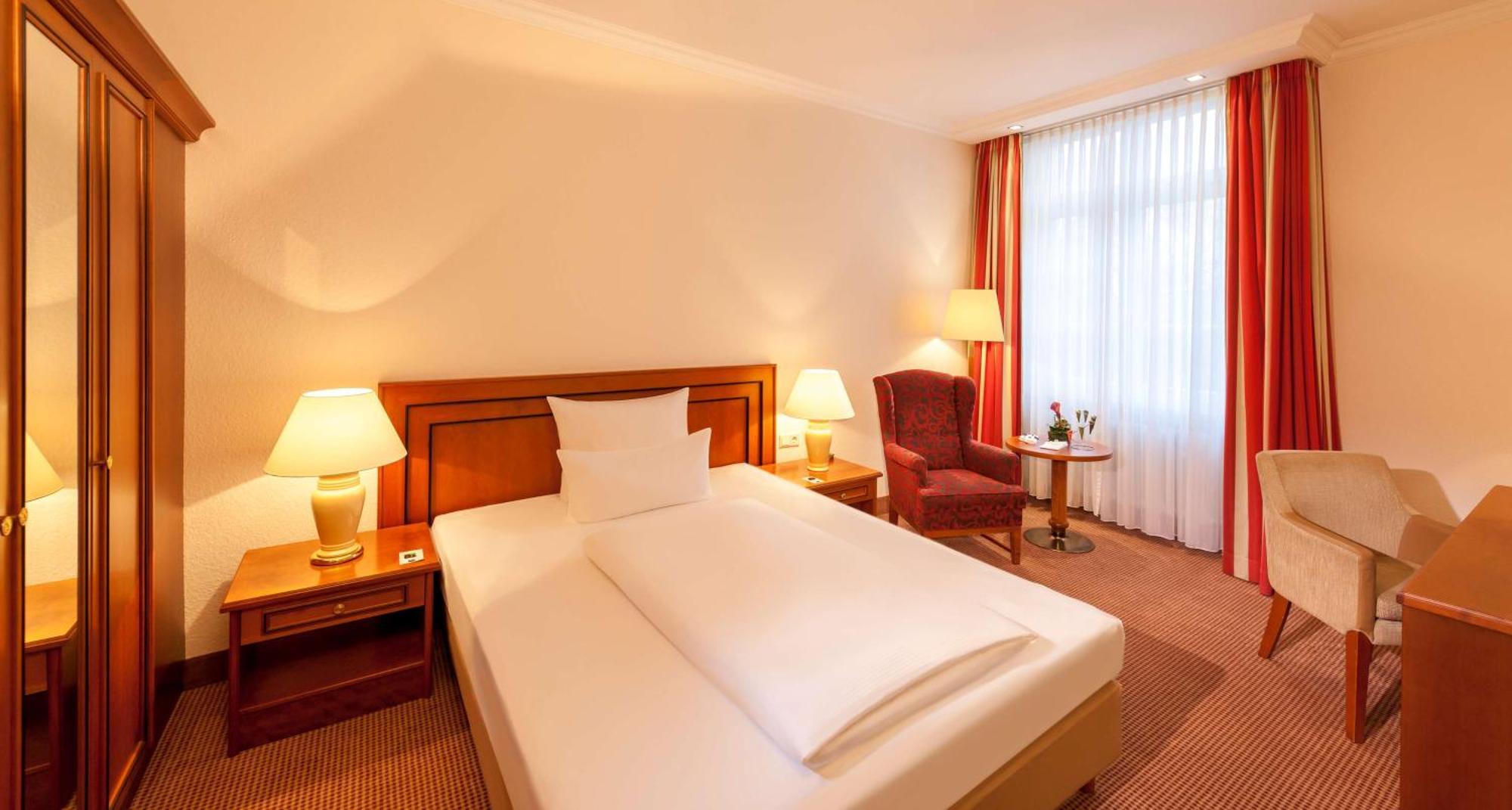Dorint Resort & Spa Bad Brueckenau Штатсбад-Брюккенау Экстерьер фото